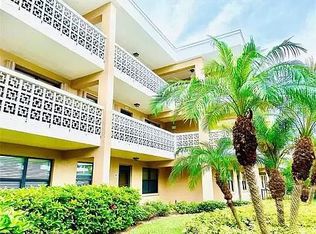 5090 Bay St NE APT 224, Saint Petersburg, FL 33703