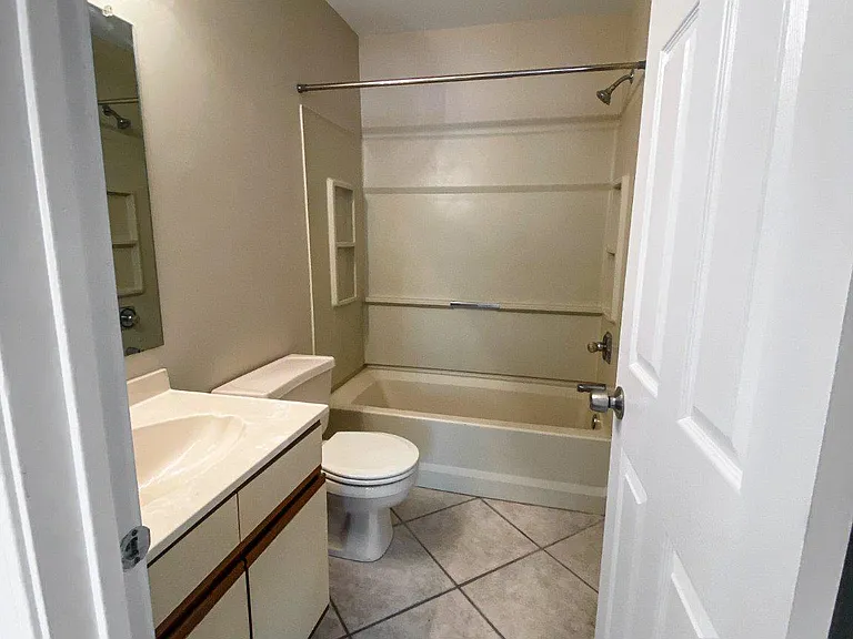 60 Summit Ct — Photo 6