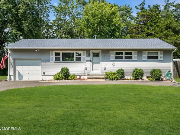 2 Tolly Court, Toms River, NJ 08757