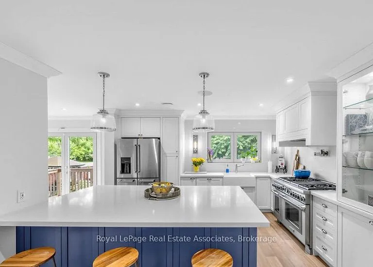 6760 Dolmage Ct — Photo 6