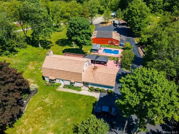 843 Farmers Mills Road, Carmel, NY 10512