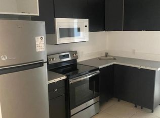 570 SW 4th St #4, Miami, FL 33130