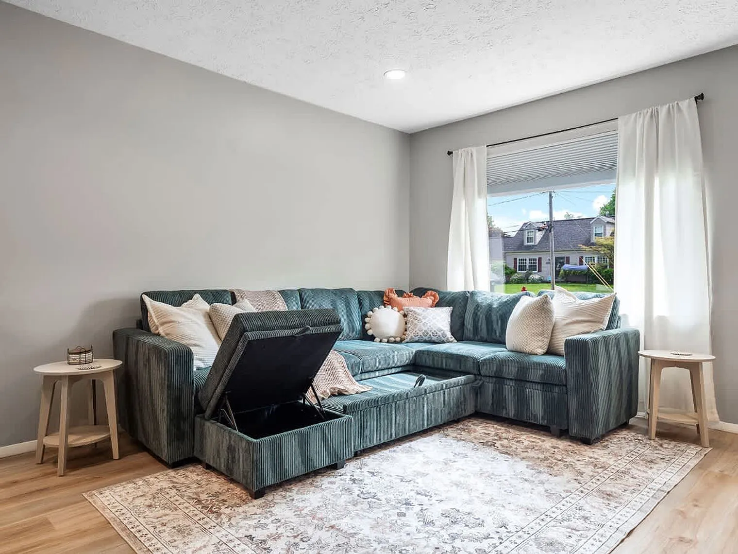 2 bed, 1.0 bath, 1108 sqft, $3,026 — Photo 3
