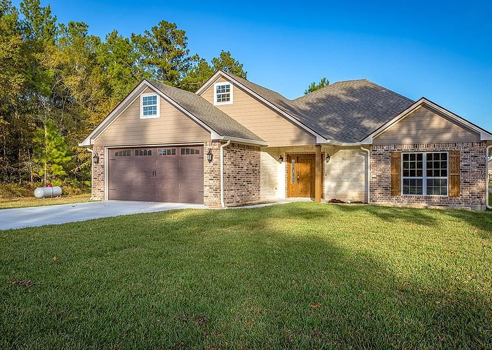 1st image of 203 Plantation Dr