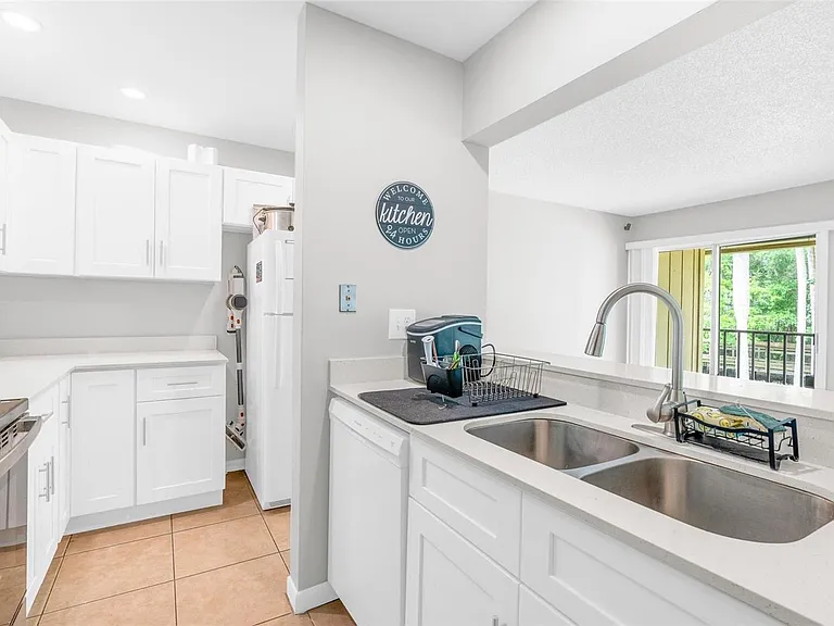 140 Orchid Woods Ct #15B — Photo 5