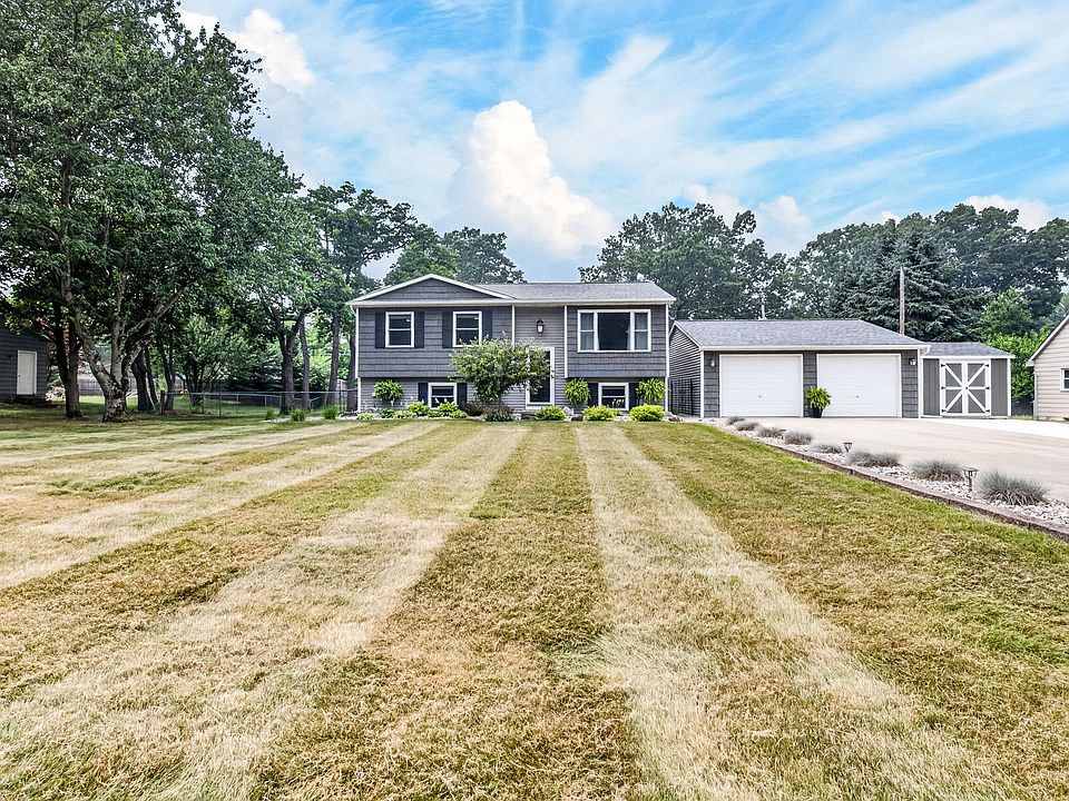 1st image of 57380 Hamilton Dr