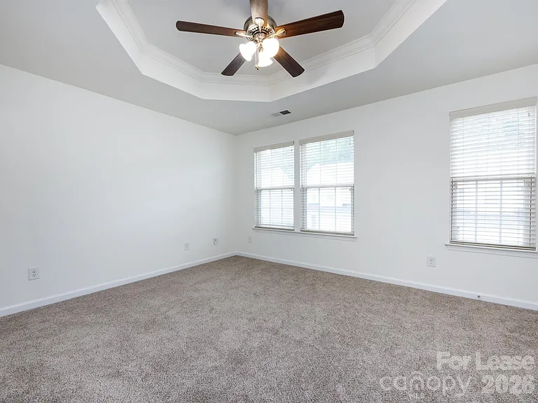2436 Silverthorn Dr — Photo 19