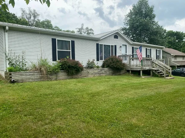 301 Arthur Dr, Maysville, MO 64469