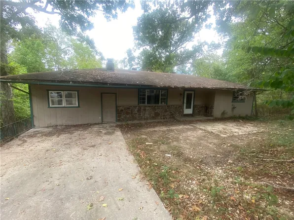 4 Johnson Ln, Bella Vista, AR 72715