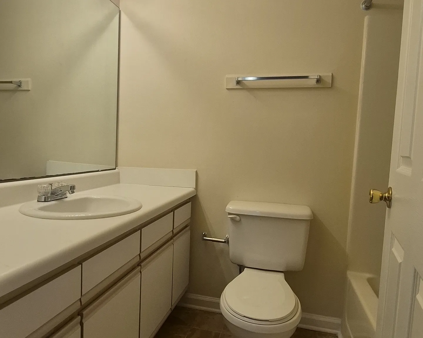 3 bed, $1,200 — Photo 4