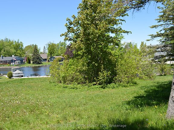 4th image of 86 Simcoe Rd