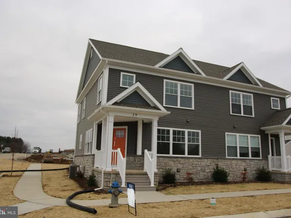29 Coastal Ave #15, Ephrata, PA 17522