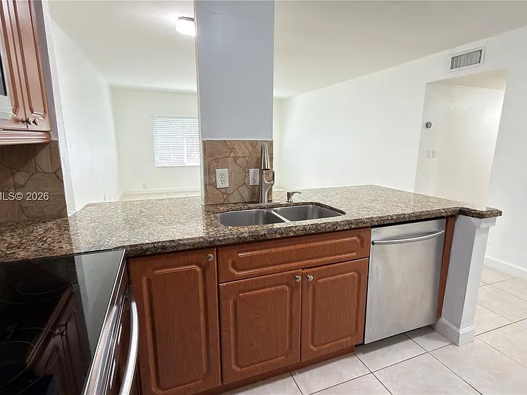 403 SW 148th Ave #3B — Photo 5
