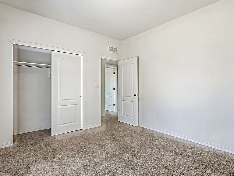 13659 Everingham St — Photo 11