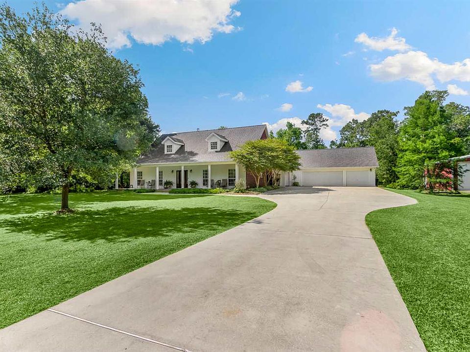 1st image of 826 Countrywood Cir