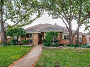 4217 Old Dominion Dr, Arlington, TX 76016