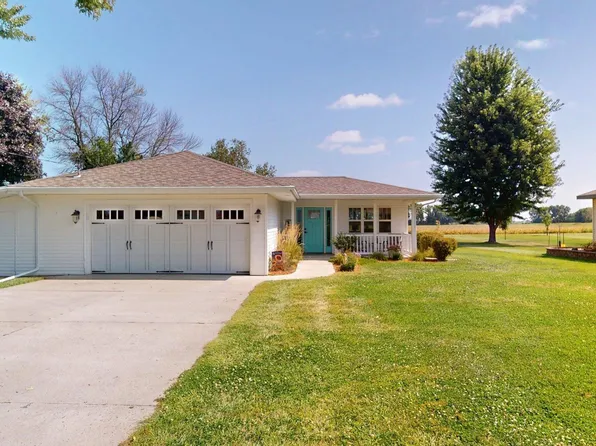 1606 N 8th Pl, Clear Lake, IA 50428