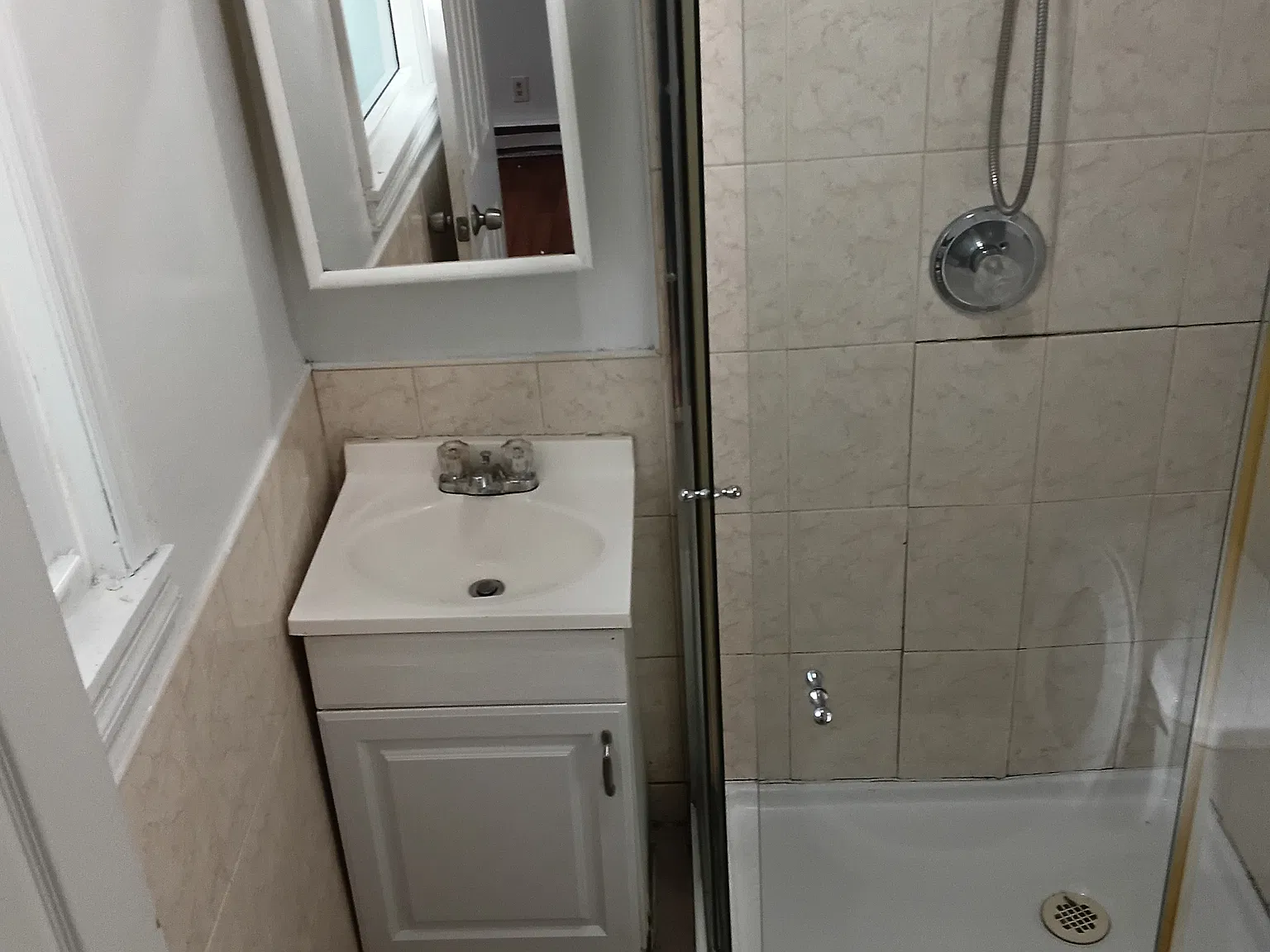 1 bed, 250 sqft, $1,150 — Photo 3
