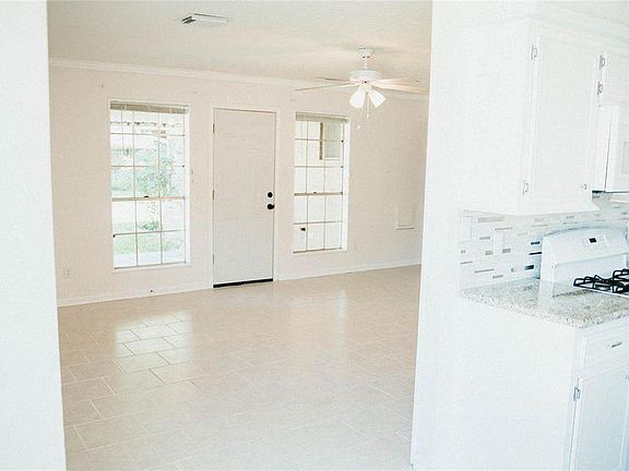 3rd image of 4222 San Augustine Ave