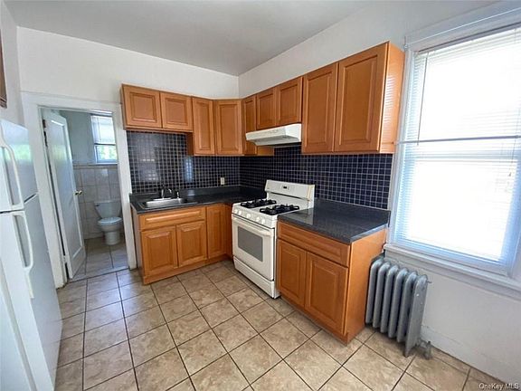 4th image of 594 Yonkers Ave APT 1