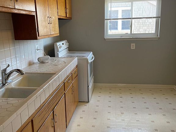 3rd image of 1130 Progress Ave