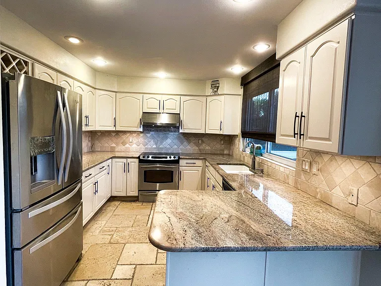 6832 Poppy Ct — Photo 7