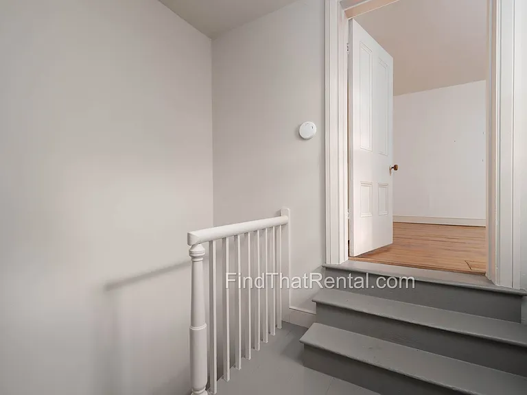 136 W Pomfret St — Photo 44