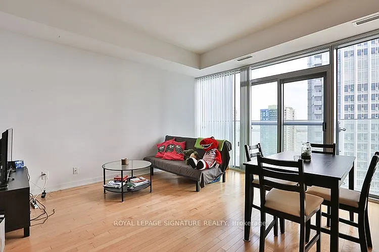 14 York St #2504 — Photo 3