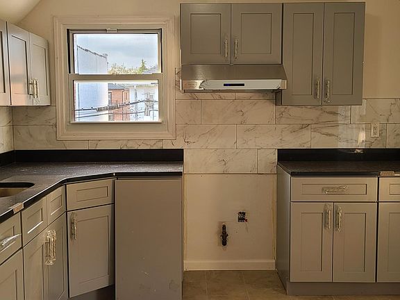 3rd image of 202 Bay 8th St Floor 2