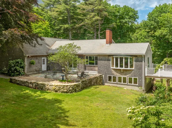 190 Mountain Road, Falmouth, ME 04105