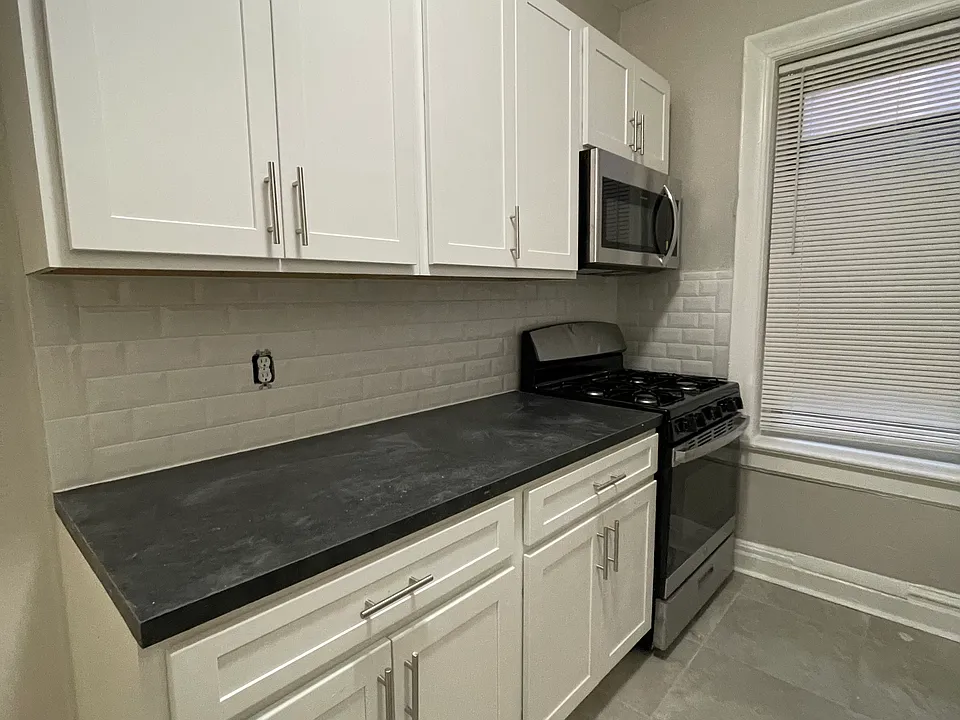 125-127 Corbin Ave #102