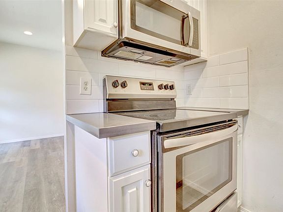 4th image of 131 Cerrito Ave APT 7