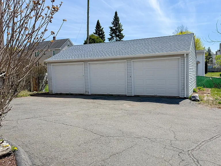156 Columbia St — Photo 12
