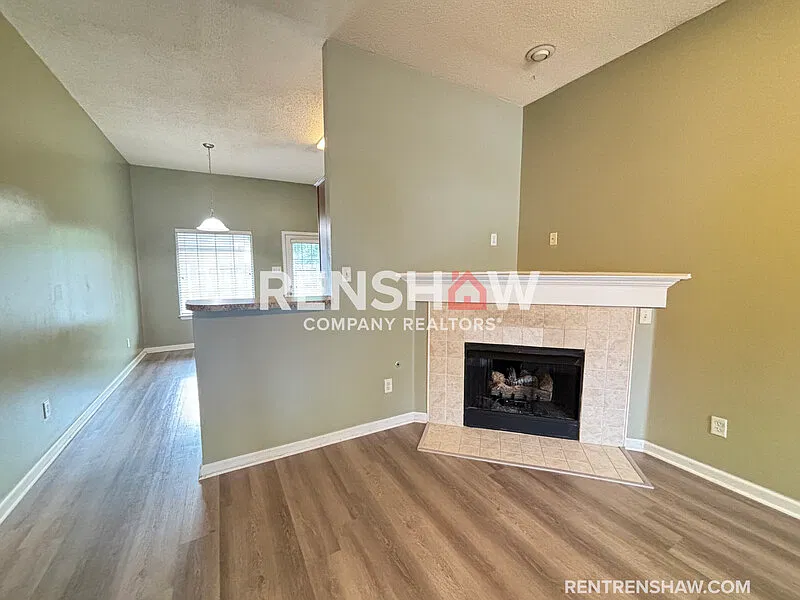 3 bed, 2.5 bath, 1738 sqft, $1,595 — Photo 3