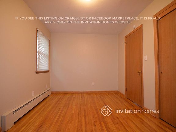 3rd image of 1884 Ivy Ave E