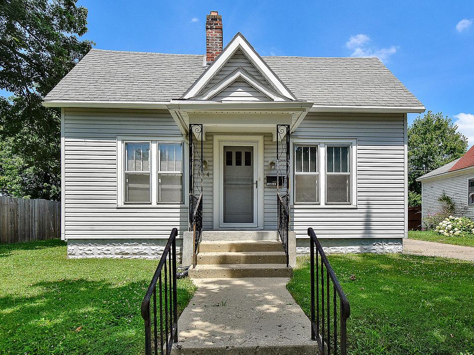 1st image of 164 N Oak St