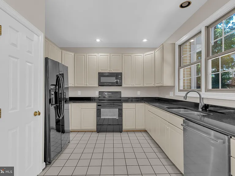 9902 Michael Schar Ct — Photo 14