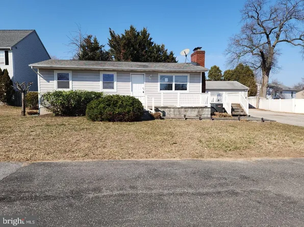 916 Marthas Vineyard Ln, Pasadena, MD 21122