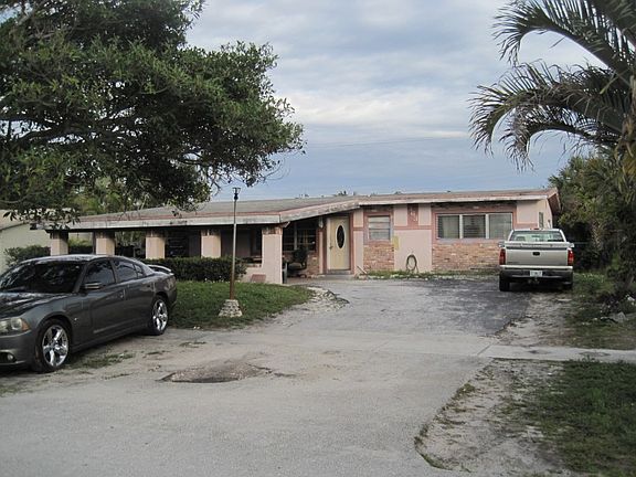 2nd image of 363 W Dayton Cir