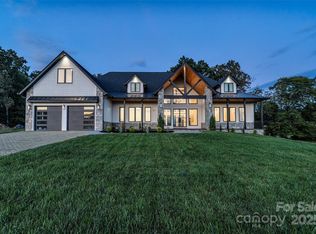 152 Golden Pasture Dr, Fletcher, NC 28732