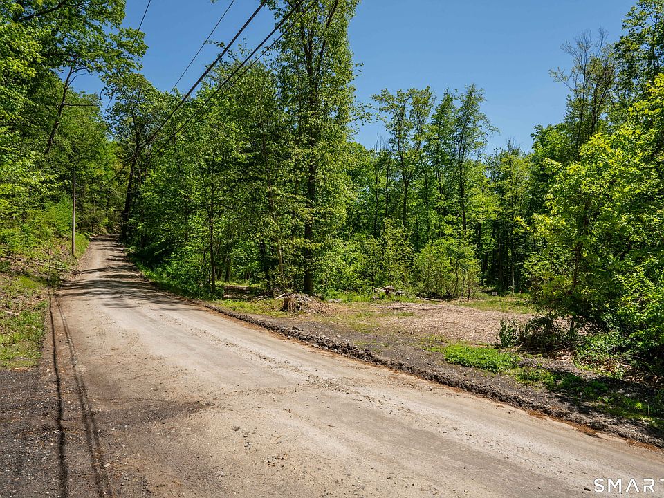 1st image of 47 Stagecoach Run