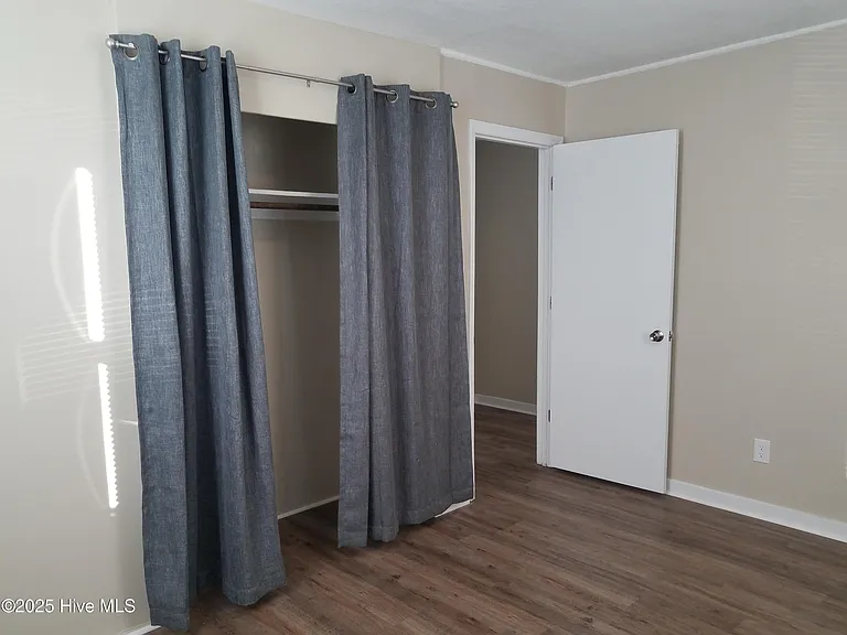 1217 Davis St — Photo 7
