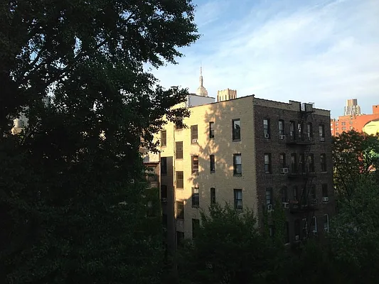 Rented by Sotheby's International Realty | media 34