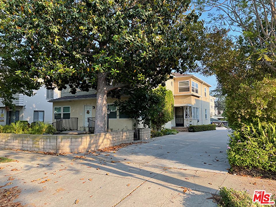 1st image of 10634 W Whipple St