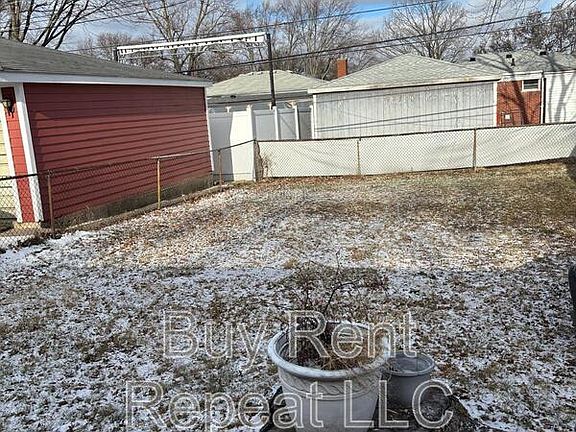 4th image of 5309 Grovedale St