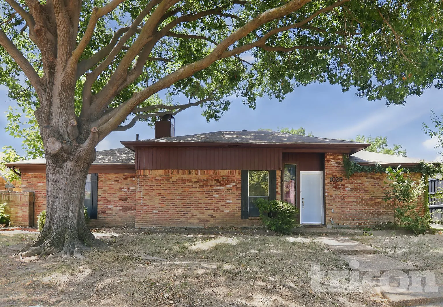 1025 Oxfordshire Dr Carrollton TX — Photo 1