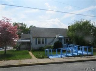 203 N Lincoln Ave, Walnutport, PA 18088
