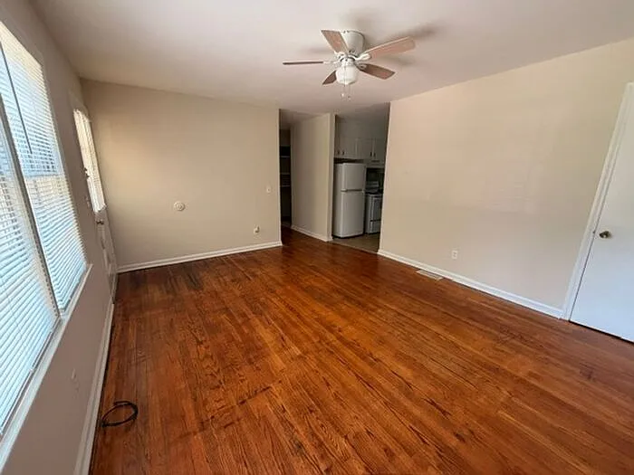 3 bed, 1.0 bath, $995 — Photo 1