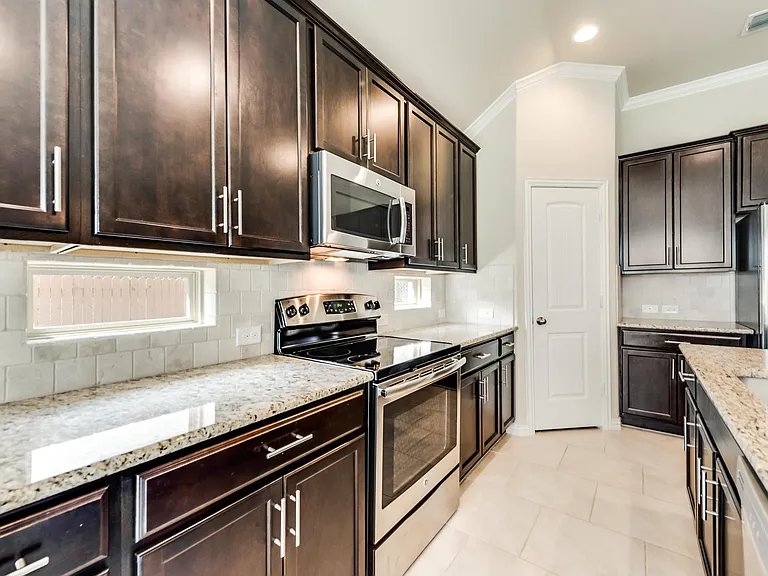 1312 Nacona Dr — Photo 7