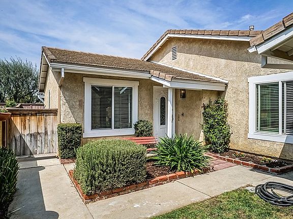 2nd image of 25563 Alicante Dr